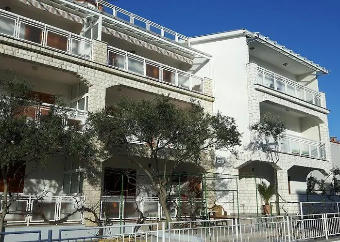 Charming Modern Stay In Biograd 아파트 *